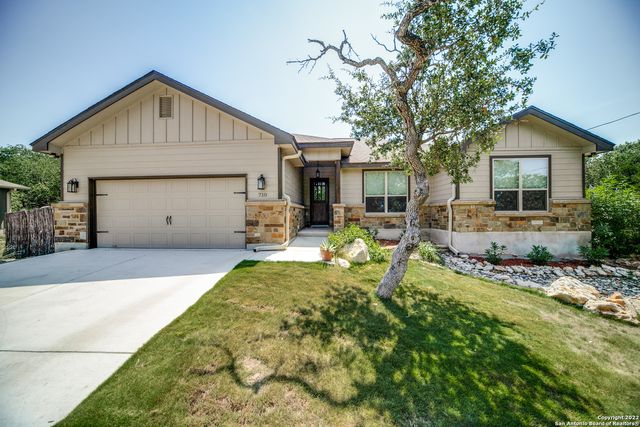 $2,690 | 710 Lazy Oaks Drive | East Canyon Lake