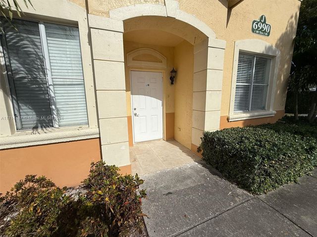 $3,000 | 6990 Northwest 177th Street, Unit J100 | Country Club of Miami