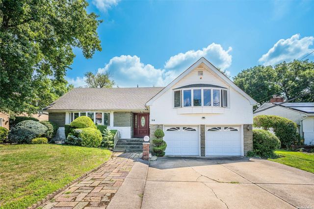 $1,299,000 | 28 Hamilton Drive | Searingtown