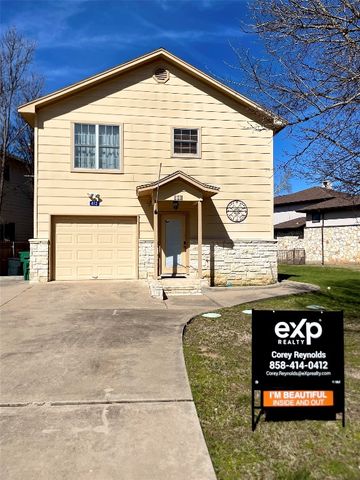 $2,250 | 412 Pecan Creek Drive | Oakridge