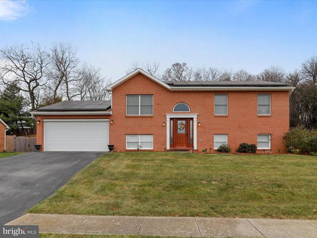 $399,900 | 44 Byron Drive | Whispering Hills