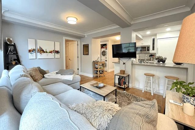 $5,642 | 752 West End Avenue, Unit 3D | Upper West Side