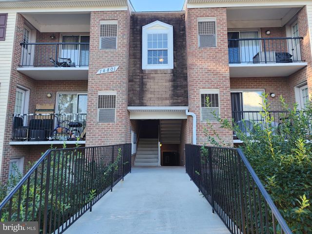 $299,900 | 14801 Rydell Road, Unit 102 | Centreville