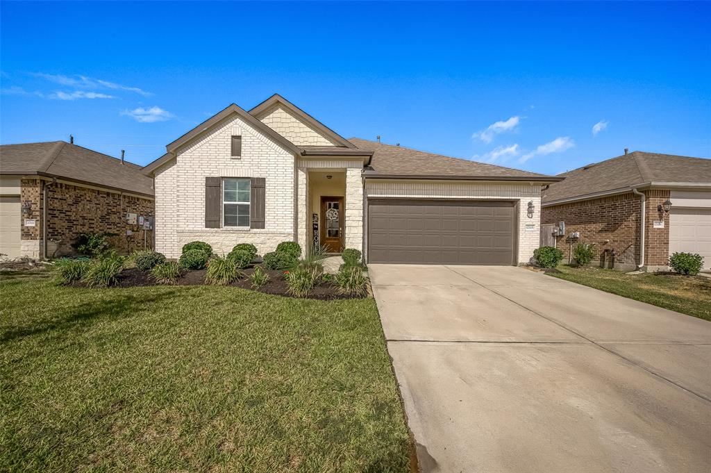 Welcome Home to 17115 Bainham Forest Trail in Dellrose Hockley Texas!