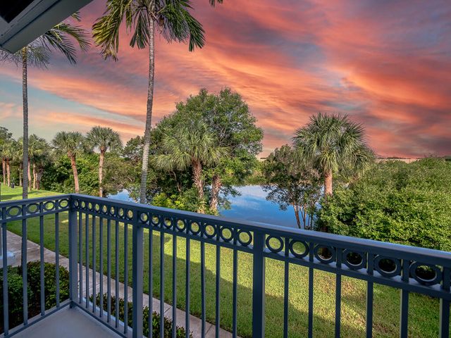 $460,000 | 2052 Alta Meadows Lane, Unit 2208 | Delray Beach