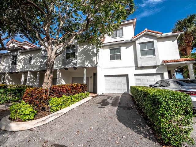 $460,000 | 2052 Alta Meadows Lane, Unit 2208 | Delray Beach