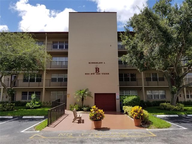 $2,000 | 850 Southwest 133rd Terrace, Unit 402B | Century Village