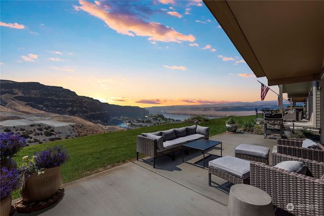 $1,200,000 | 9773 Ridgeview Drive Northwest | Crescent Bar