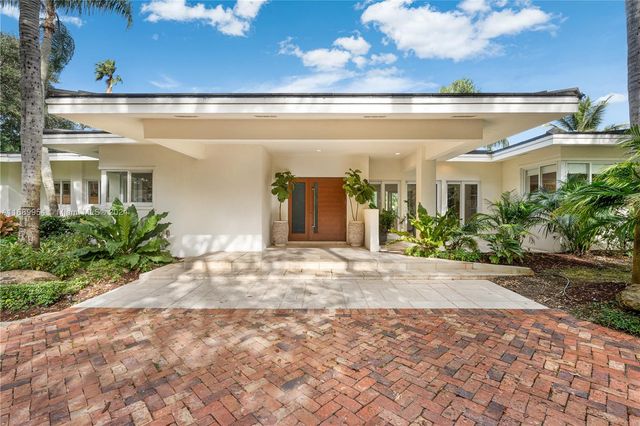 $3,495,000 | 6085 Southwest 112th Street | Pinecrest