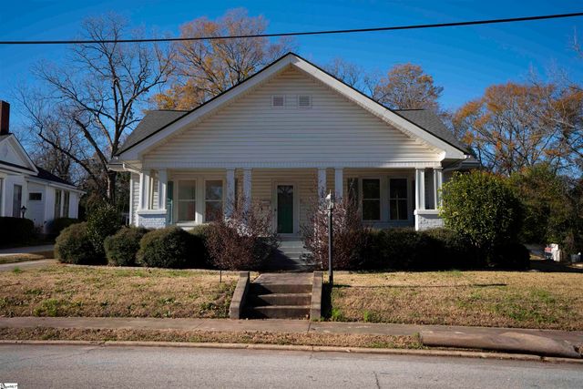 $215,000 | 102 Wardlaw Street | Abbeville