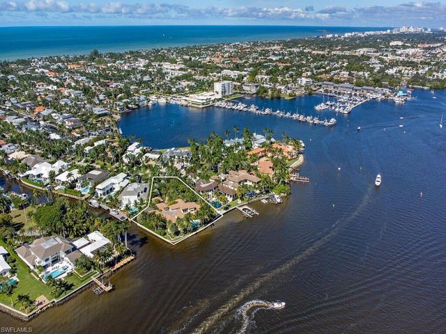 $19,900,000 | 960 17th Avenue South | Aqualane Shores