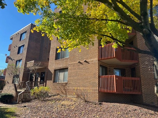 $194,900 | 6421 Pershing Road, Unit 205 | Stickney