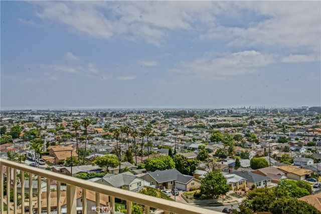 $800,000 | 1108 Camino Real, Unit 510 | South Redondo Beach