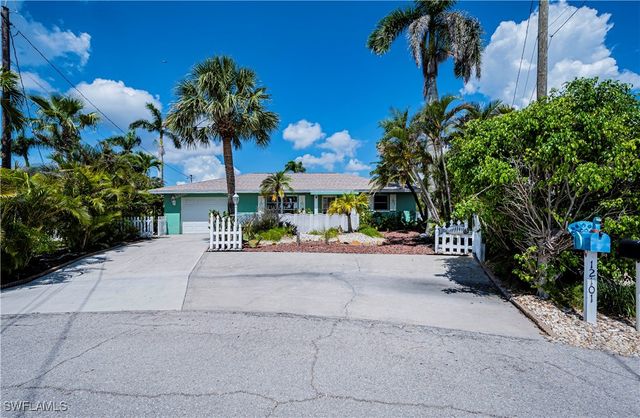 $550,000 | 12101 Moon Shell Drive | Matlacha Isles-Matlacha Shores