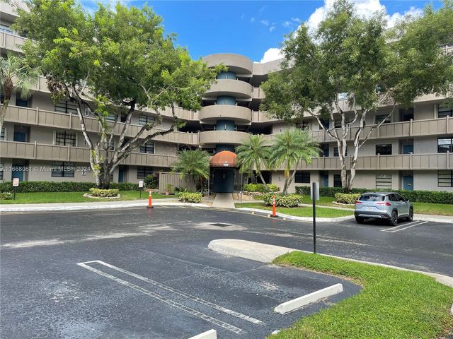 $225,000 | 1000 Colony Point Circle, Unit 203 | Pembroke Lakes