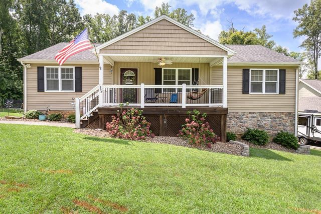 $384,900 | 1352 Willow Oak Drive