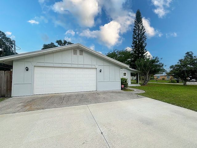 $380,000 | 2564 2nd Place Southwest | Vero Beach South