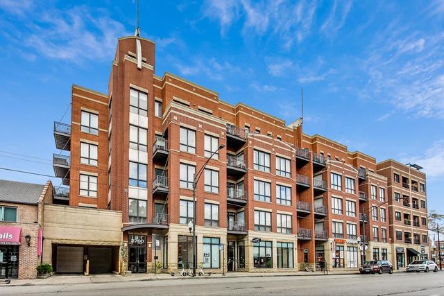 $2,700 | 2700 North Halsted Street, Unit PH10 | Wrightwood Neighbors