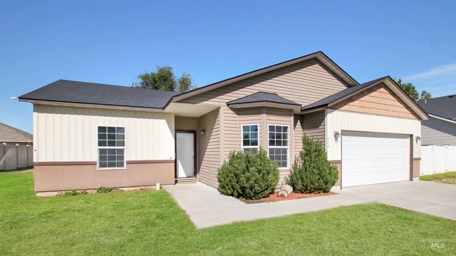 $309,900 | 418 Fairmont Drive | Burley