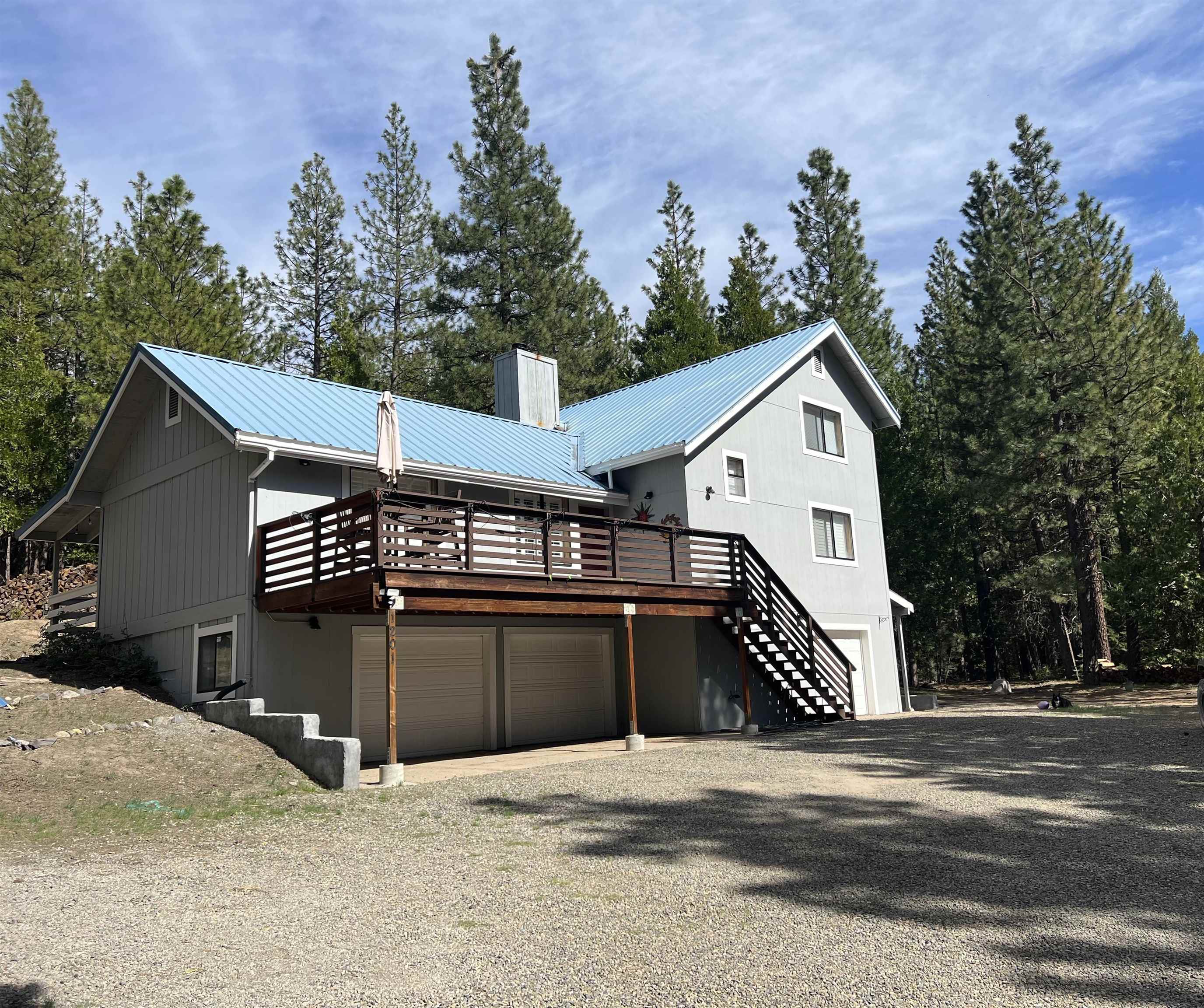 a view of a house with a garage