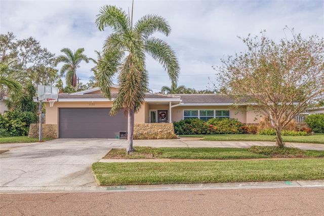 $990,000 | 1130 Eden Isle Drive Northeast | St. Petersburg