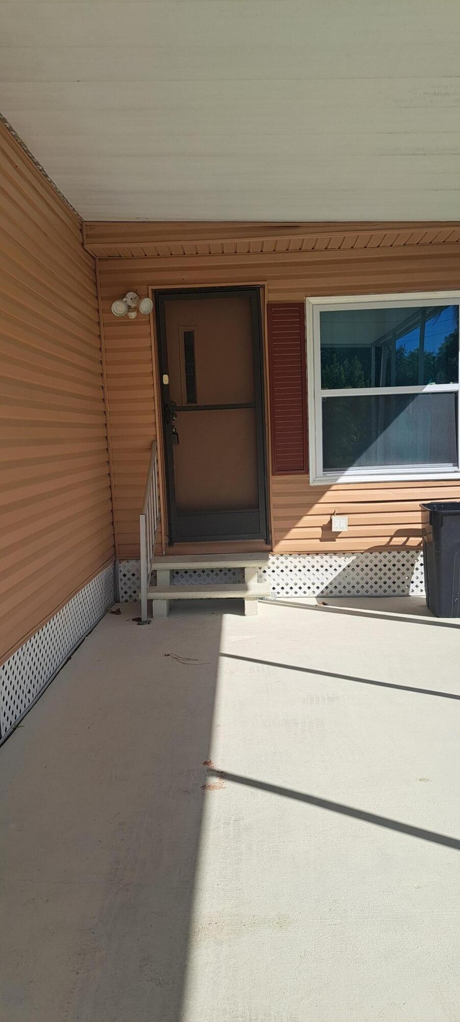 a view of entrance door of the house