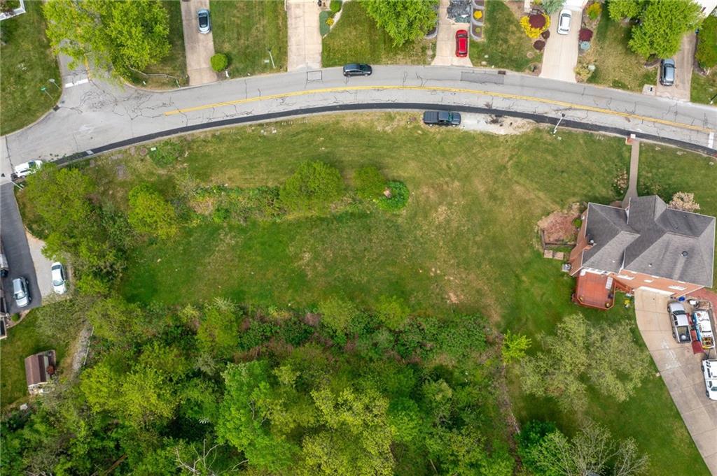 a view of an outdoor space and a yard