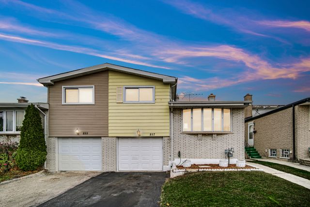 $345,000 | 857 Beau Drive | Des Plaines