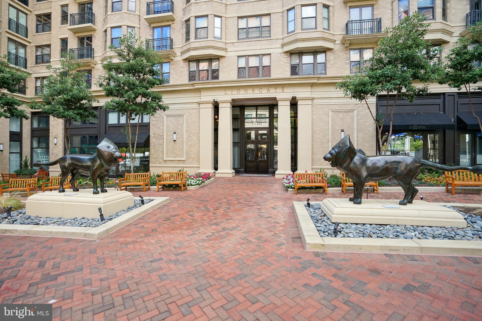 a view of a building with fountain