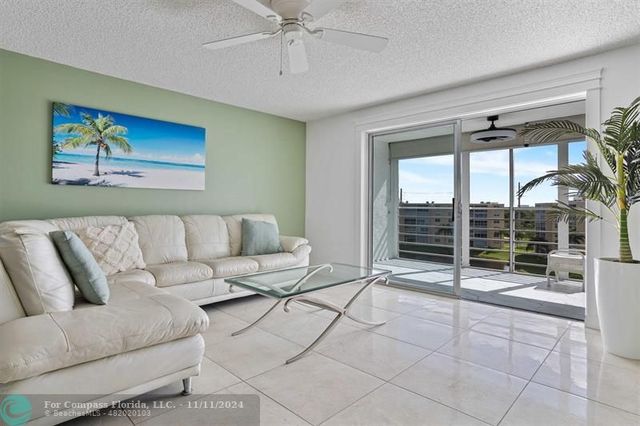 $299,000 | 401 Southeast 3rd Street, Unit 608 | Dania Beach