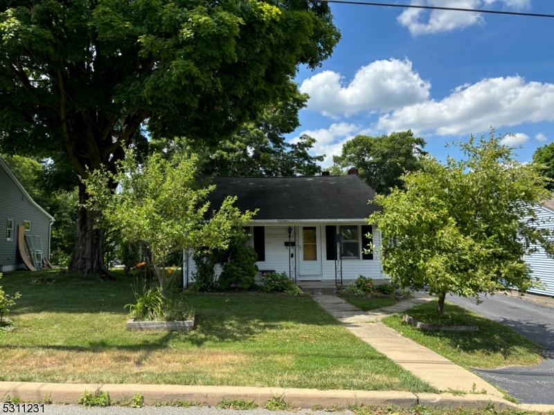 front view of house with a yard