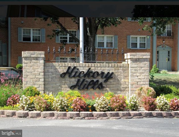 $181,900 | 217 Crocker Drive, Unit 217F | Hickory Hills