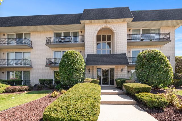 $195,000 | 15263 Catalina Drive, Unit 1N | Orland Park