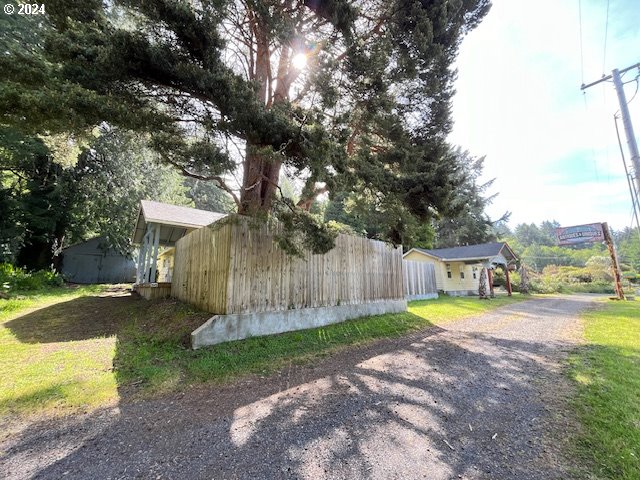 a view of a yard with of trees