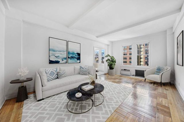 $1,795,000 | 30 5th Avenue, Unit 11G | Greenwich Village