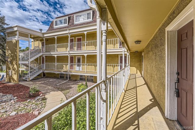 $264,999 | 19636 Victorian Drive, Unit B6 | Old town