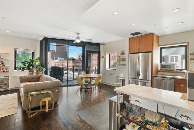 $1,295,000 | 13-14 Jackson Avenue, Unit 3W | Long Island City