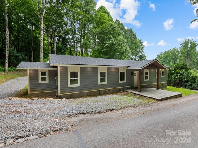 $395,000 | 15 Dutch Apple Lane | Waynesville Township - Haywood County