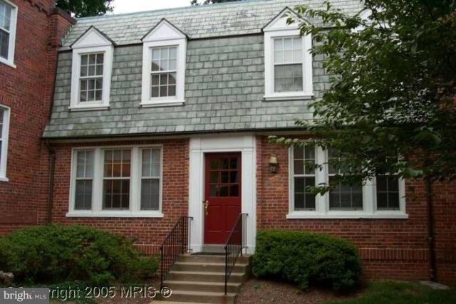 $2,450 | 1740 North Rhodes Street, Unit 295 | Colonial Village