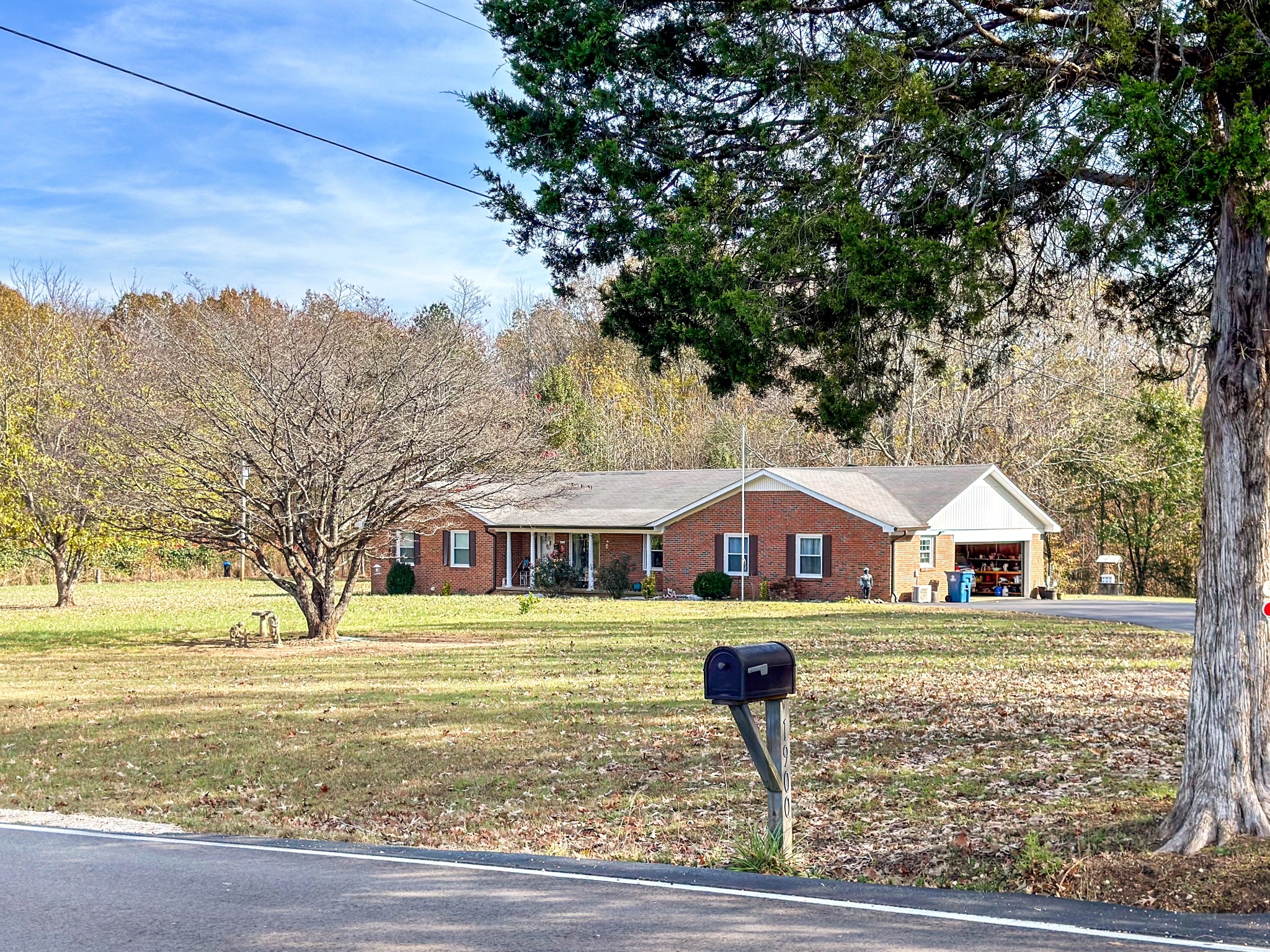 Welcome to 1900 Guthrie Road