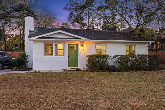 $410,000 | 2075 South Shore Drive | Charleston