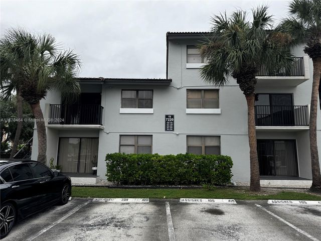 $1,850 | 7220 Northwest 179th Street, Unit 206 | Country Club of Miami