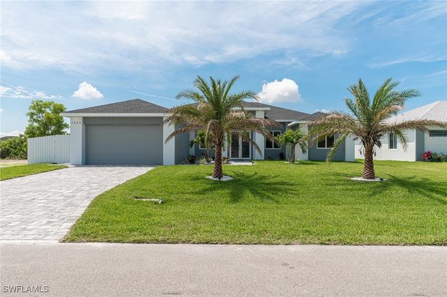 $620,000 | 1027 Northwest 40th Place | Cape Coral