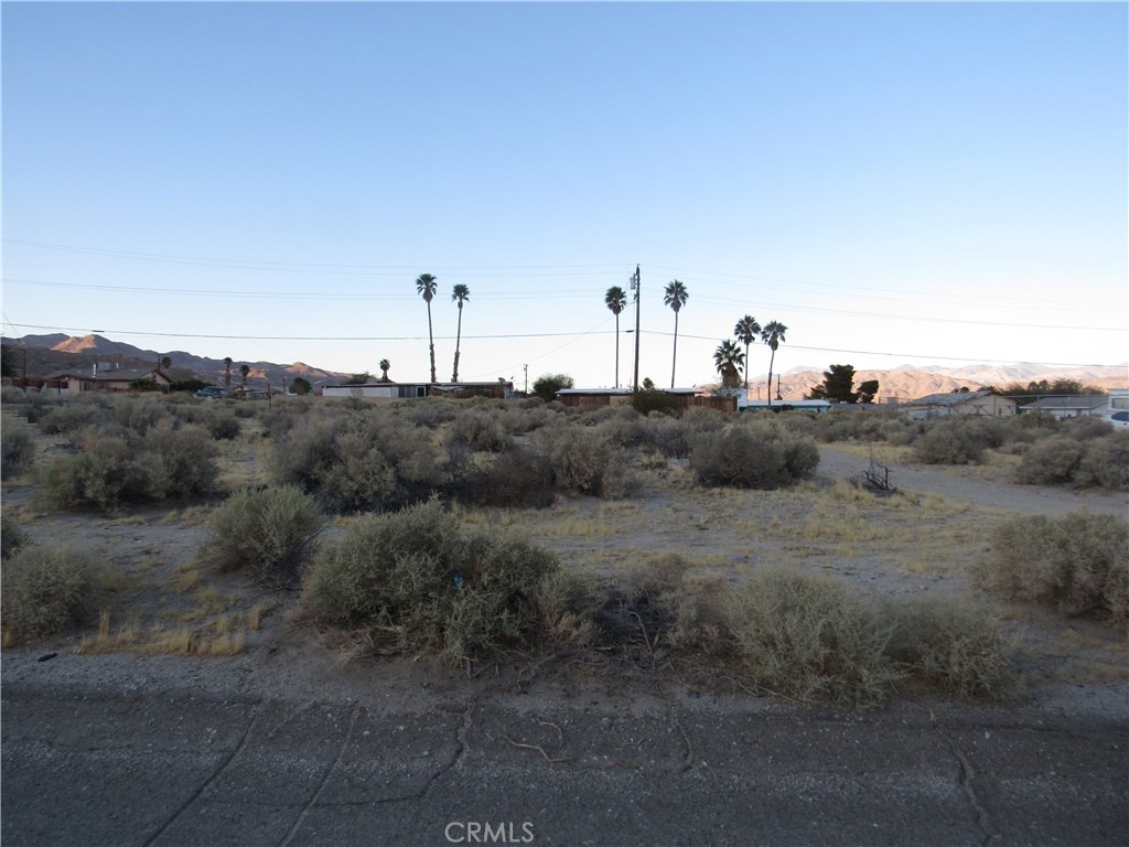 a view of a dry field