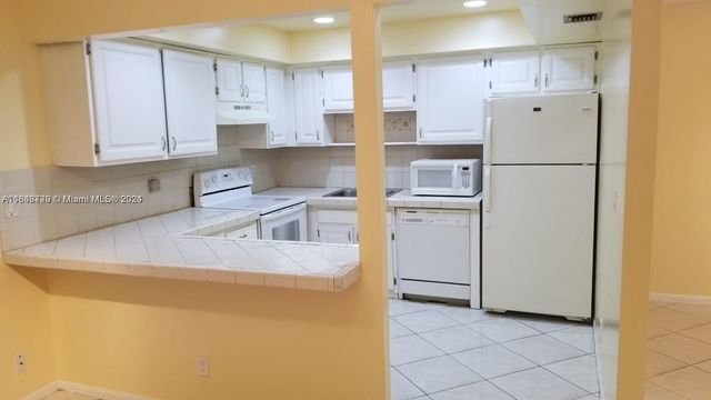 $2,490 | 1306 Partridge Close, Unit 40 | Northwest Pompano