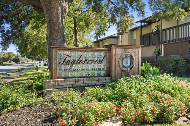 $124,500 | 1500 Bay Area Boulevard, Unit 115 | Clear Lake