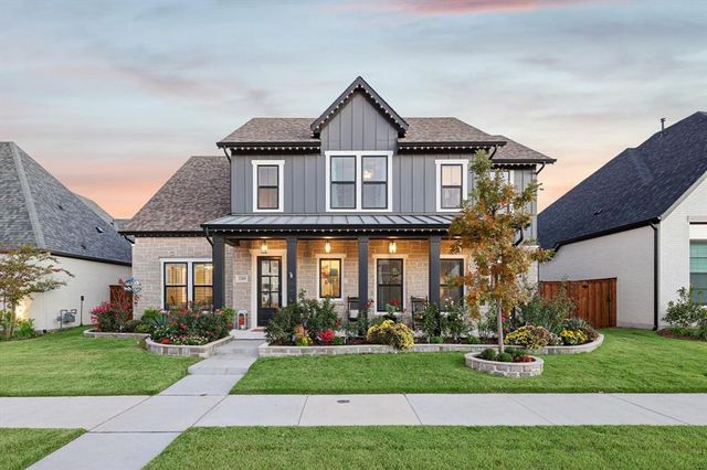 $909,900 | 2205 Sandrellan Street | Fort Worth