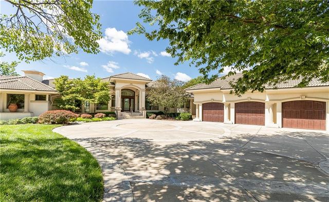 $1,785,000 | 26724 West Greentree Court | Olathe