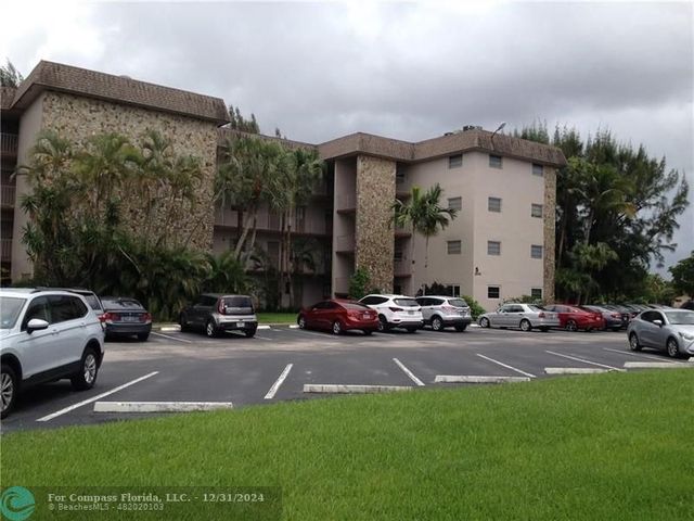 $249,000 | 2510 Southwest 81st Avenue, Unit 406 | Arrowhead Condominium