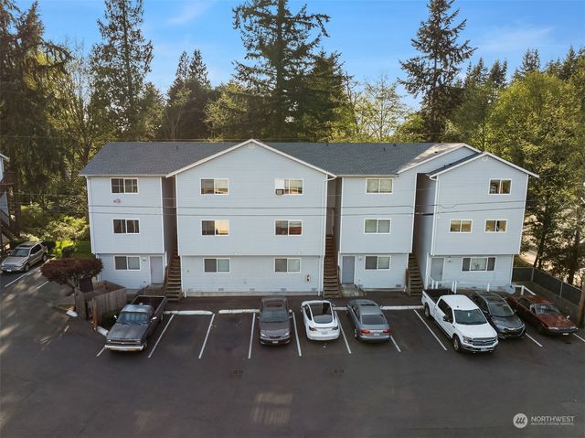 $3,000,000 | 113-115 West Casino Road | Westmont